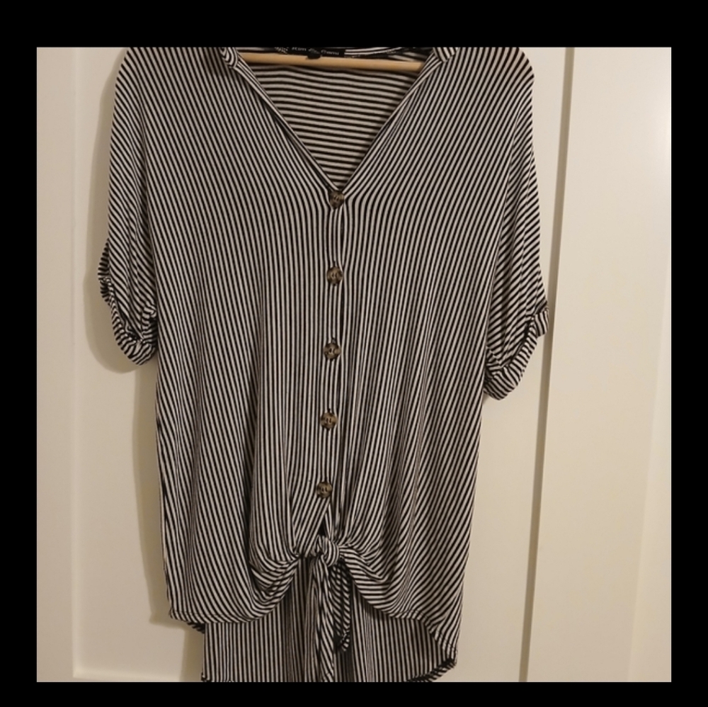 Kim & Cami Front Tie Shirt